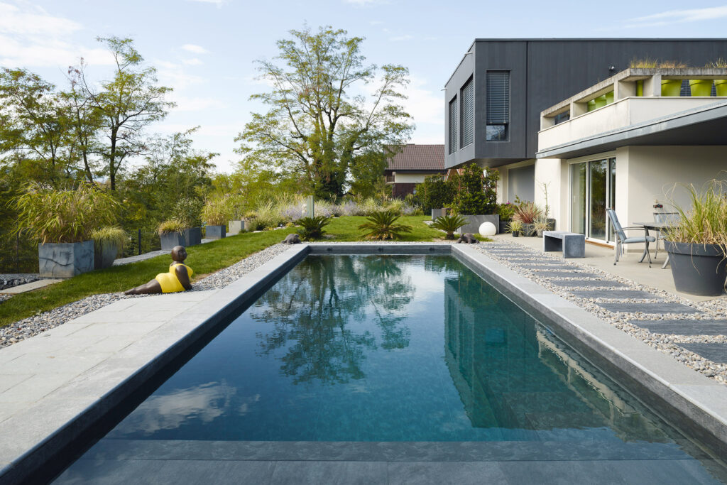 Piscine Pernollet paysage carré bleu