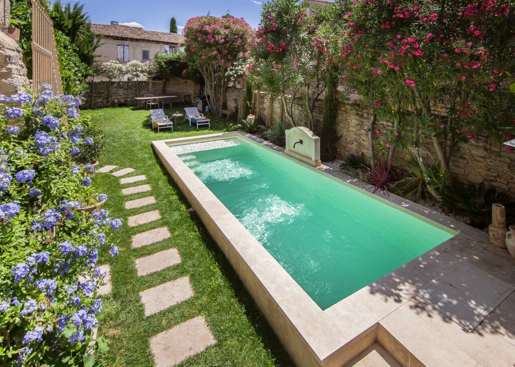 Piscine style lavoir