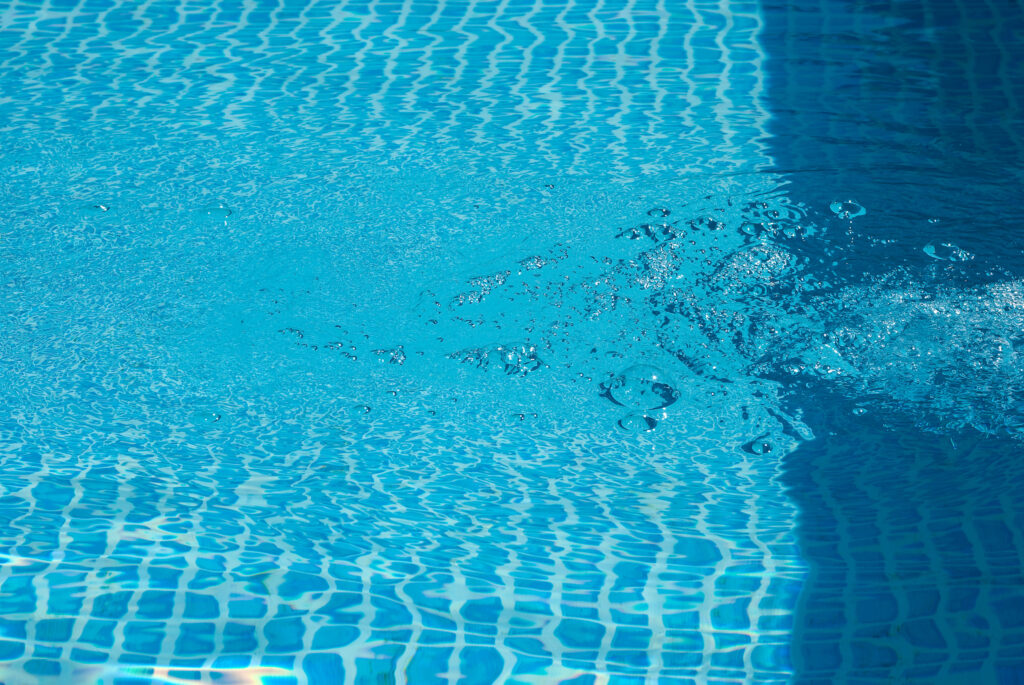 Eau de piscine en filtration
